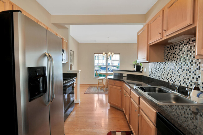 Building Photo - 9903 Magnolia Pointe Ct Glen Allen, VA 23059