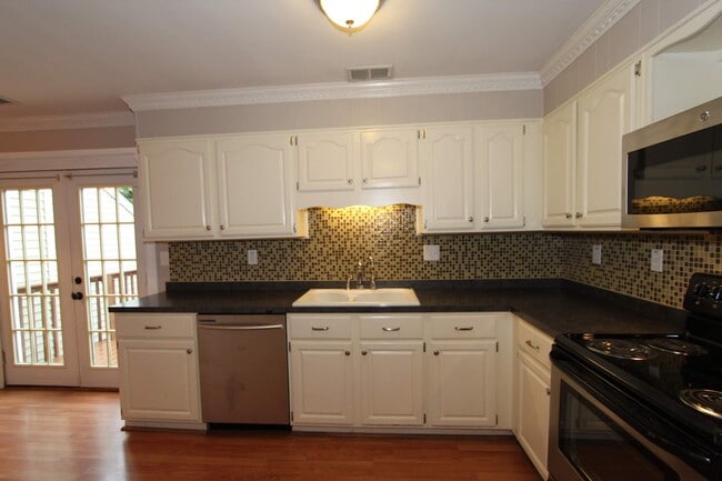 Building Photo - 344 San Roman Dr