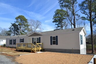 Building Photo - 4925 Cedar St
