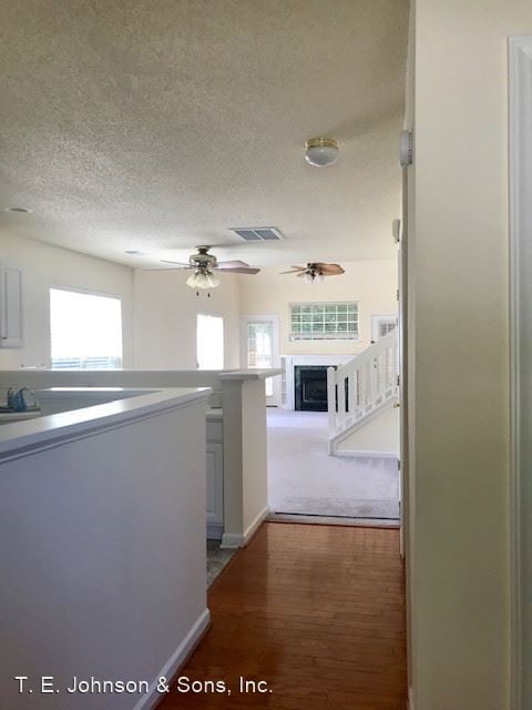 Building Photo - 3 br, 2.5 bath House - 585 Oxford St