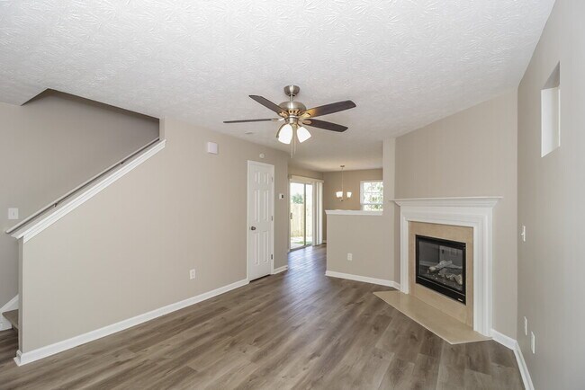 Foto del edificio - 248 Silver Ridge Dr