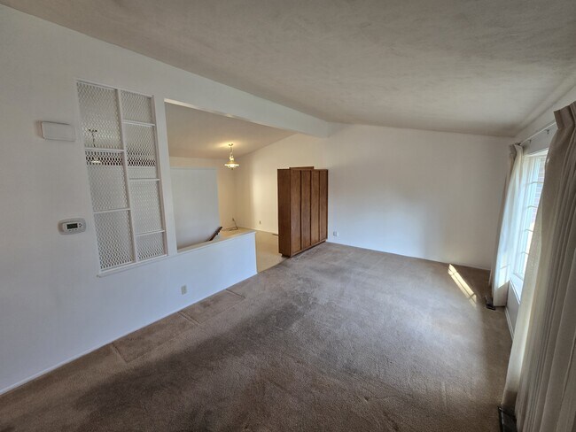 Foto del edificio - 420 Steinway Rd
