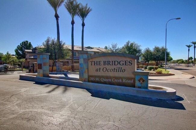 Building Photo - 705 W Queen Creek Rd