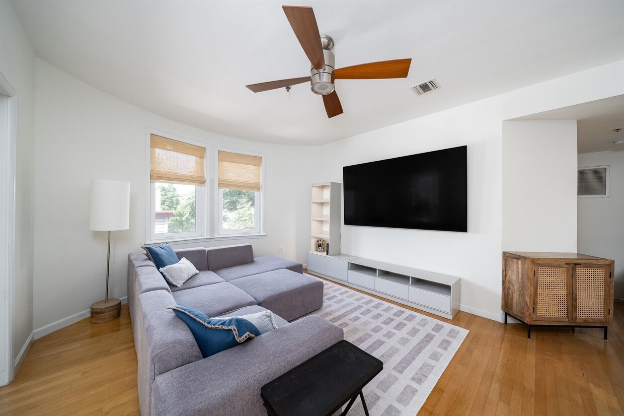 Foto principal - 515 Gregory Ave