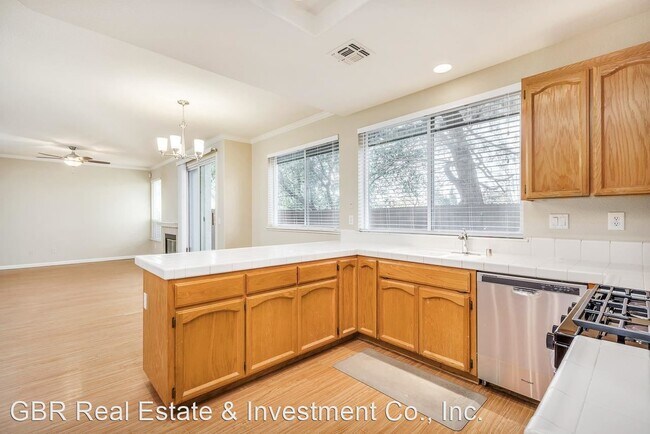 Building Photo - 4 br, 2.5 bath House - 145 Lembi Drive