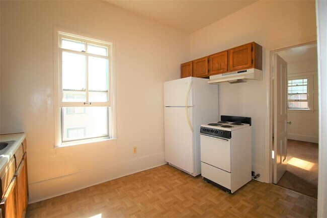 Building Photo - 415 Olive St