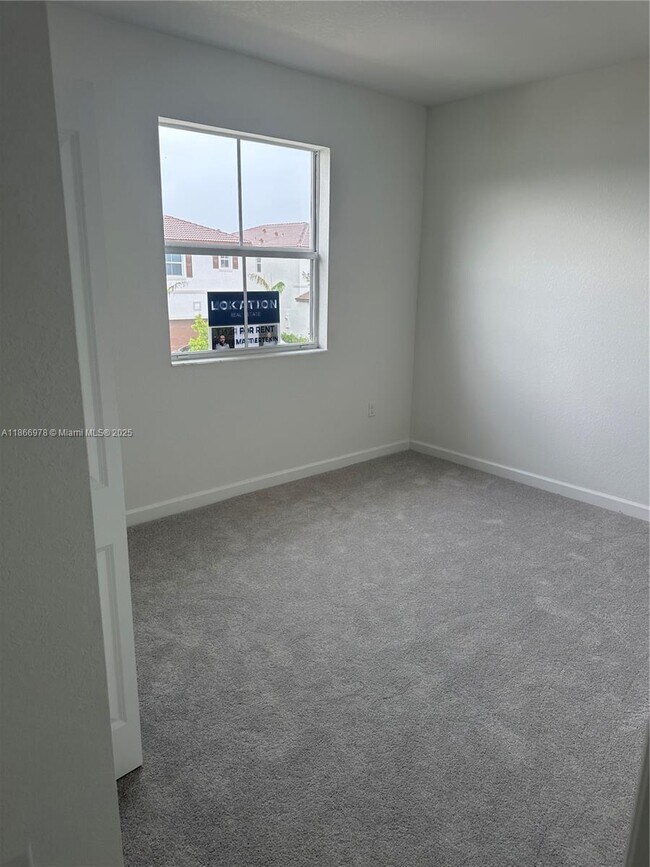 Foto del edificio - 2464 SE 24th Ave