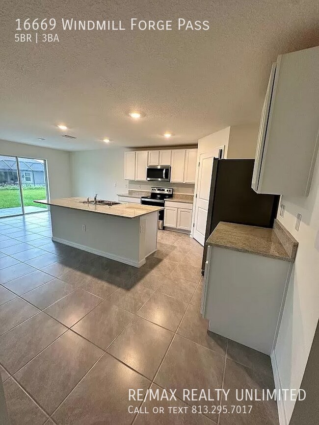 Building Photo - 5 Bedroom Sereno Home in Wimauma