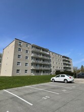 Building Photo - 46 Emma St