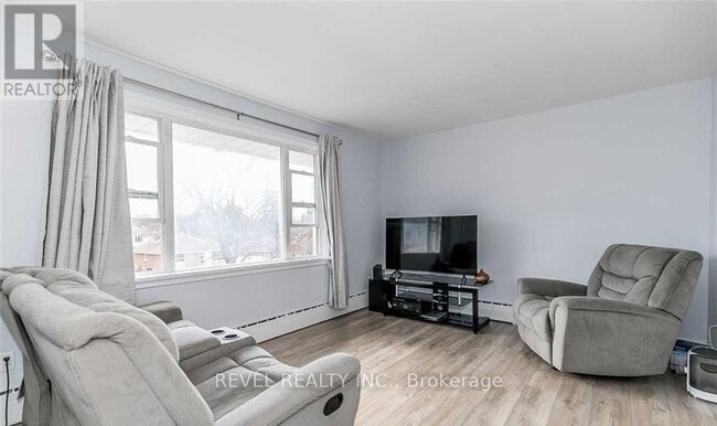 Building Photo - 78 Queen St