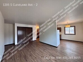 Building Photo - 1205 S Cleveland Ave