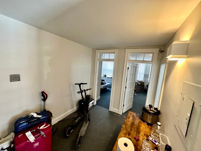 Building Photo - 833-835 Beacon St. Unit 2B