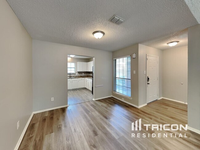 Building Photo - 4812 Waxwing Dr
