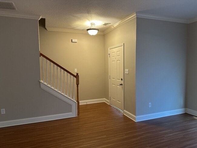 Building Photo - 273 Vining Way