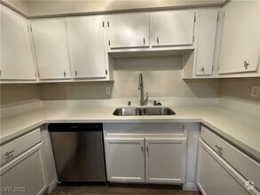 Building Photo - 3151 N Soaring Gulls Dr