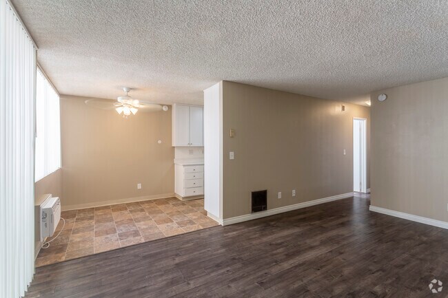 2HAB, 1,5BA - 885 ft² - La Mesa Gardens