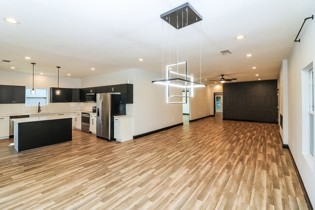 Foto del edificio - 1433 Willow Dr