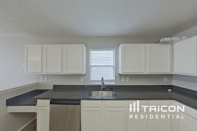 Foto del edificio - 8769 Garden Springs Dr