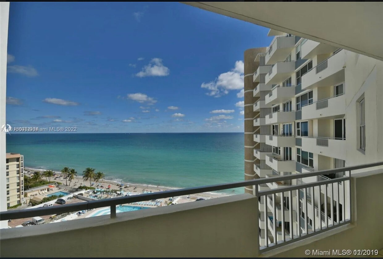 Primary Photo - 3180 S Ocean Dr