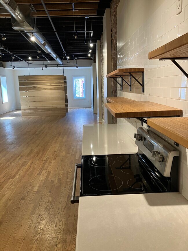 Foto del edificio - 430 E Locust St