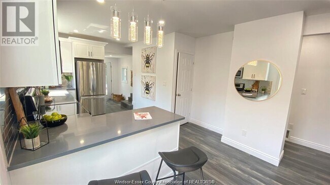 Photo du bâtiment - 1435 Ellrose Ave