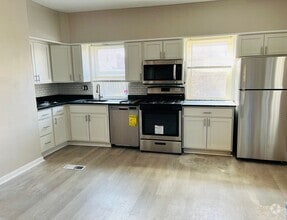 Building Photo - 1409 Tinsbury St