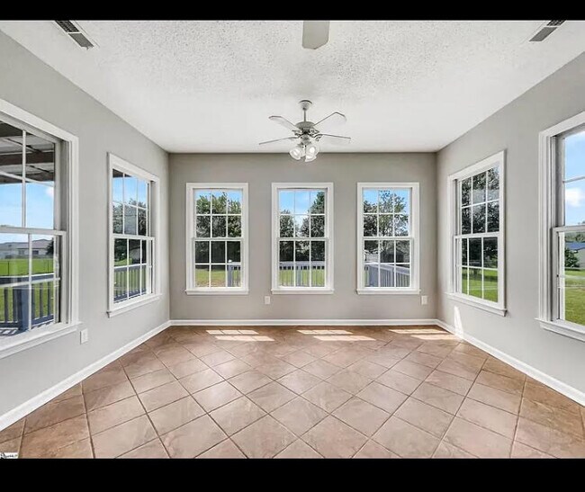 Building Photo - 5475 Parris Bridge Rd