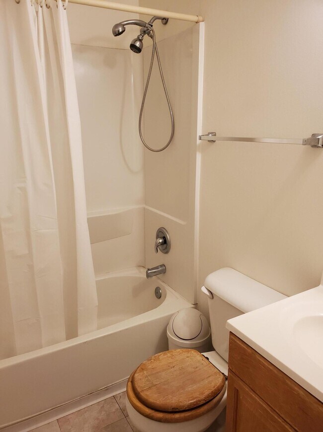 Foto del edificio - 1428 Saunders Rd SW