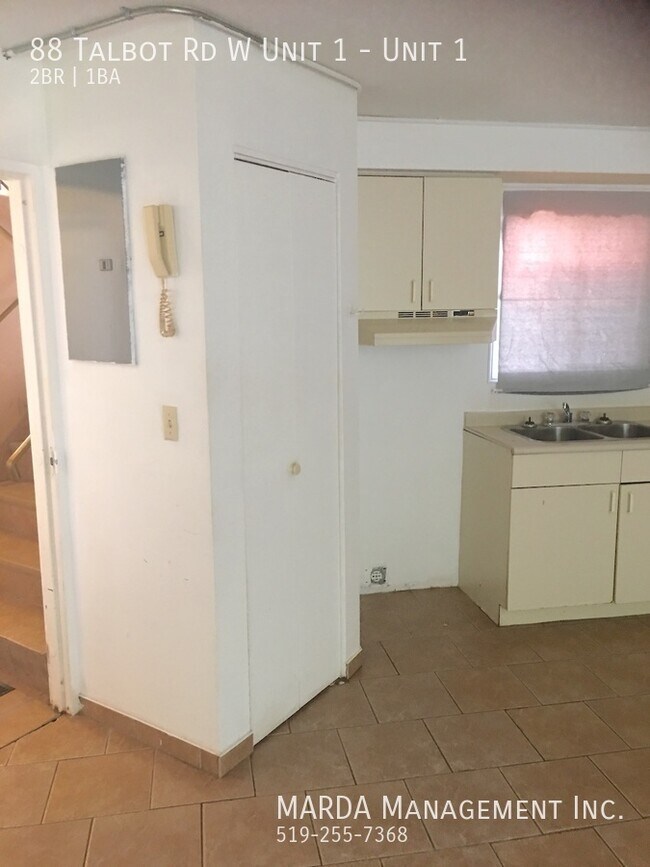 Building Photo - COZY 2 BED/1 BATH APT IN WHEATLEY + HYDRO & WATER