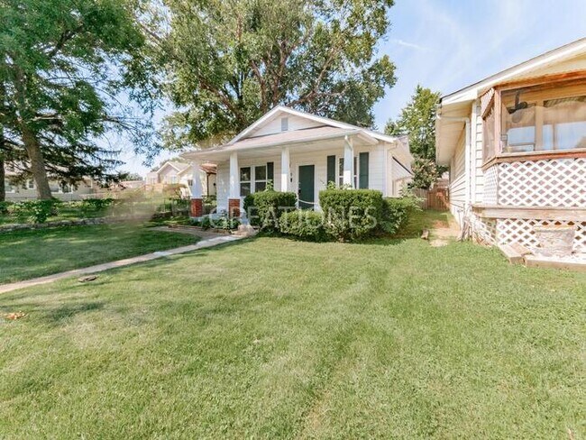 Foto del edificio - Charming 2 Bedroom in St. Louis!