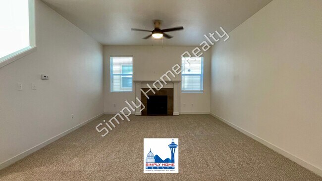 Foto del edificio - Welcome to Your 4-Bedroom Dream Home!??