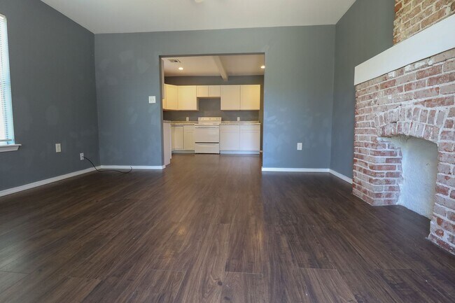 Foto del edificio - 353 S Zunis Ave