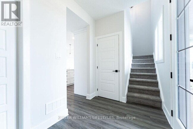 Building Photo - 409 Breakwater Blvd