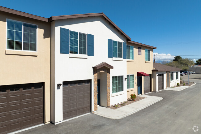 Foto del edificio - San Junipero Townhomes