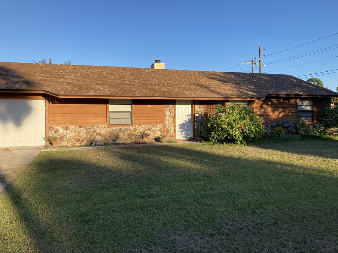 Foto principal - 7105 Ackerman Ave