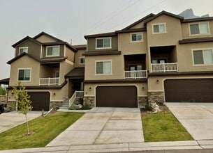 Building Photo - 783 S Aspen Pl