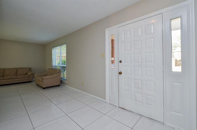 Foto del edificio - 16911 Elmwood Glen Ct