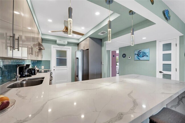 Foto del edificio - 2751 N Palm Aire Dr