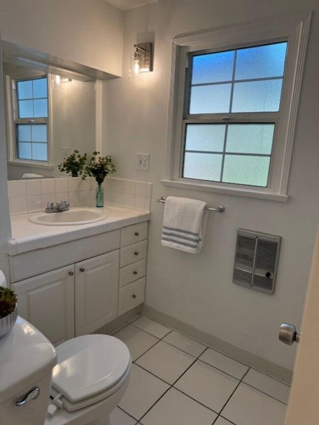 Foto del edificio - One bedroom, one bath in La Crescenta