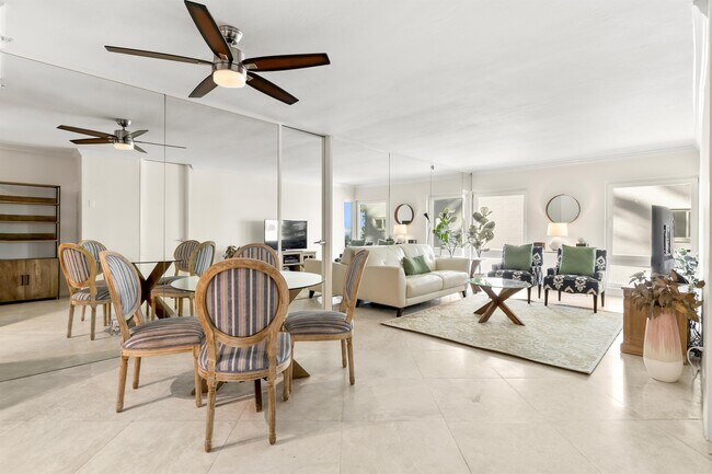 Foto del edificio - 1040 Coast S Blvd