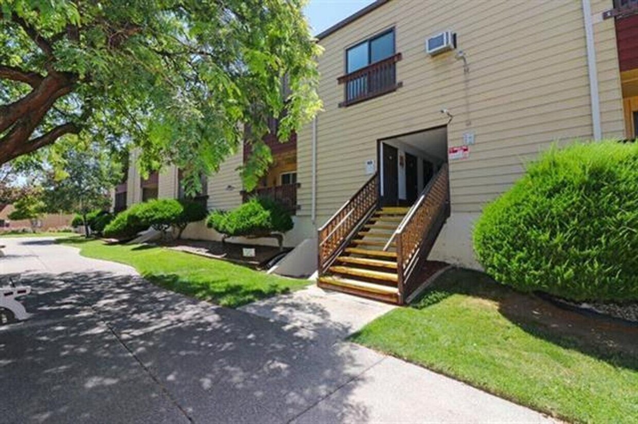 Foto principal - 1-Bedroom Condo with Amenities!