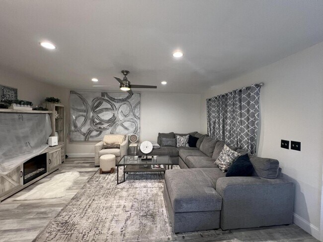 Foto del edificio - 525 Burgundy P