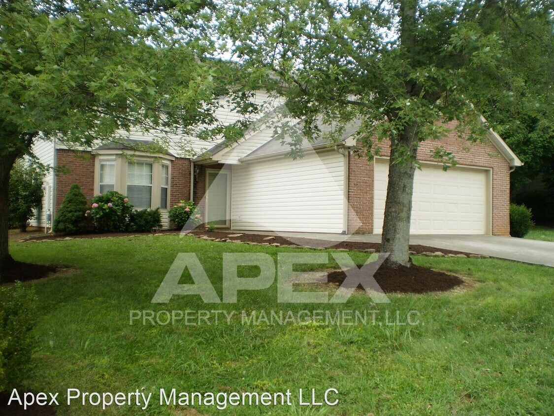 4 br, 2.5 bath House 913 Oak Haven Road House Rental in Knoxville