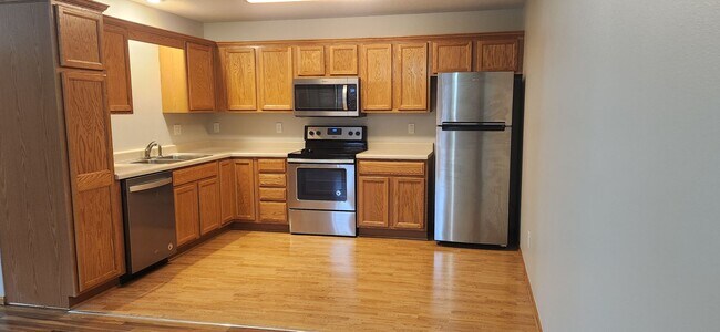 Foto del edificio - 2 bed 2 Bath Town House