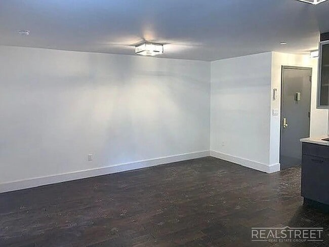 Building Photo - Quincy Street