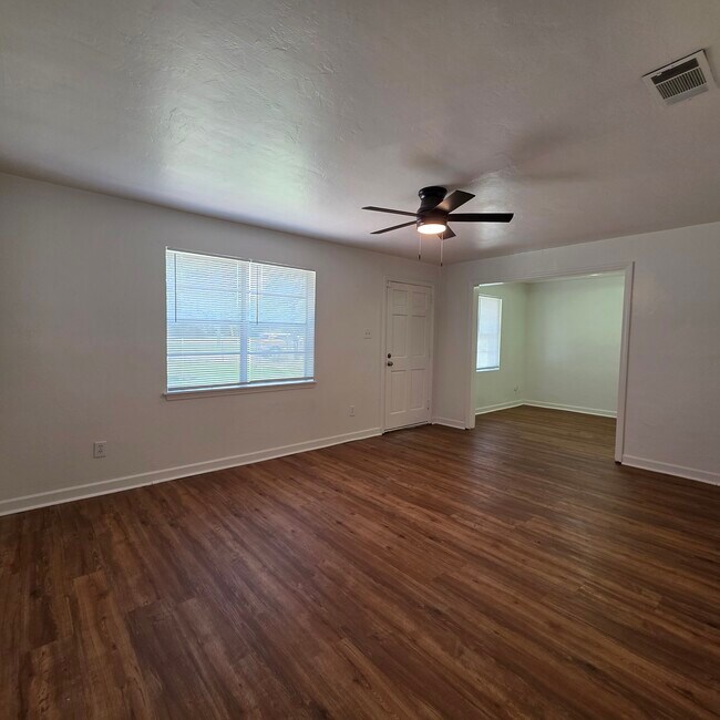 Foto del edificio - 2508 Belmont Ave
