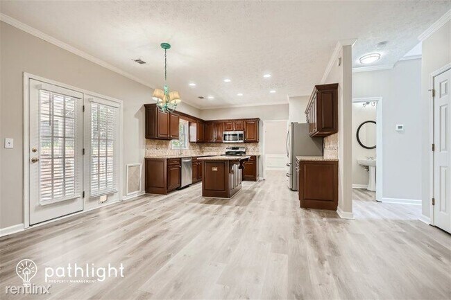 Foto del edificio - 4 br, 2 bath House - 1560 Highland Farm Dr...