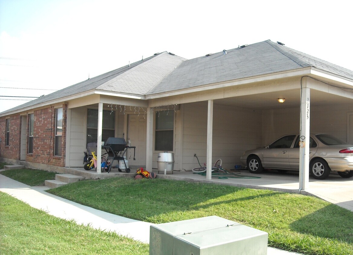 Building Photo - RAGLAND2121-23