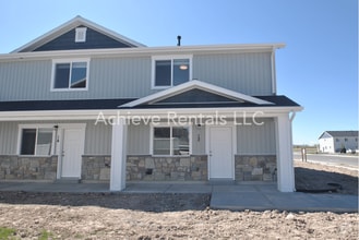Building Photo - 360 N 2650 W