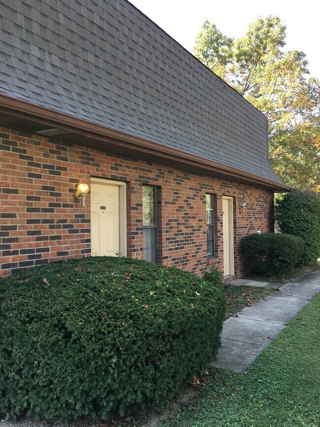 Building Photo - 3421 Hines Rd